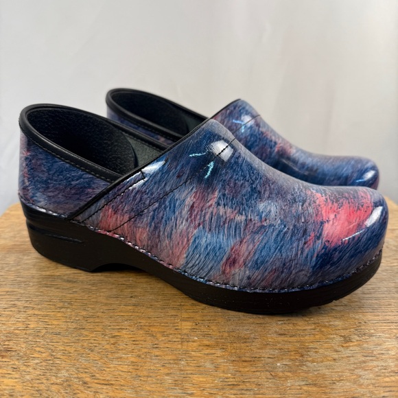 Dansko Shoes - Dansko Professional Clogs Size 40 “Cotton Candy Patent” color, leather, medical